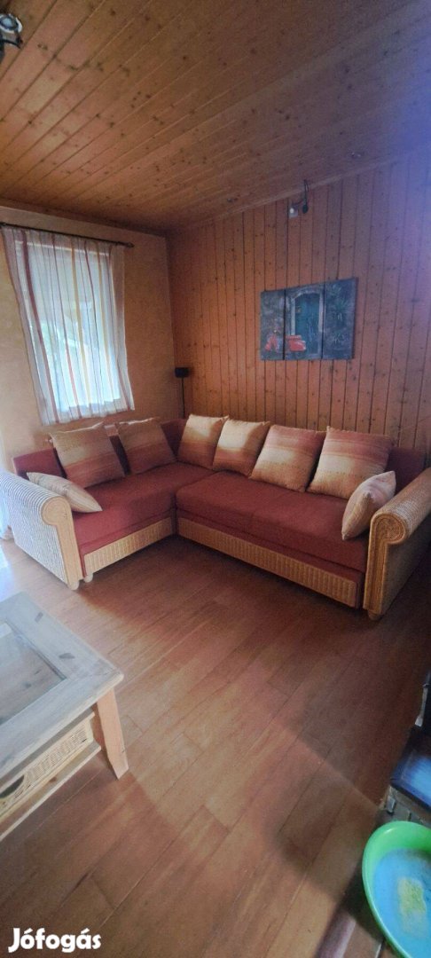 Eladó kihúzhatós rattan kanapé