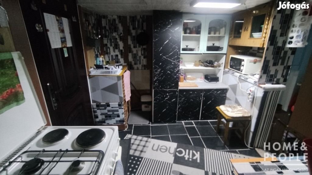 Eladó kis ház Domaszéken