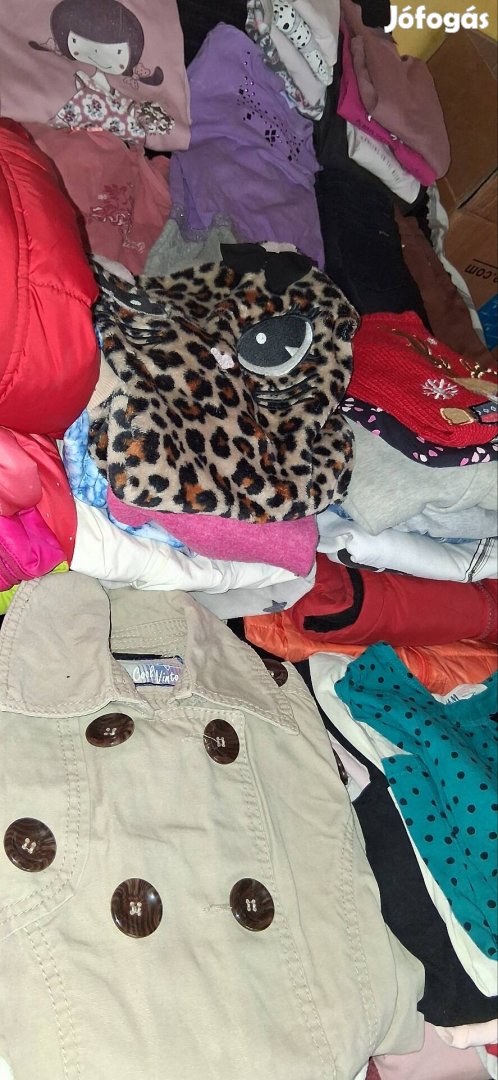 Eladó kislány ruhacsomag!
