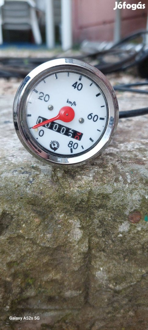 Eladó kismotor sebességmérő