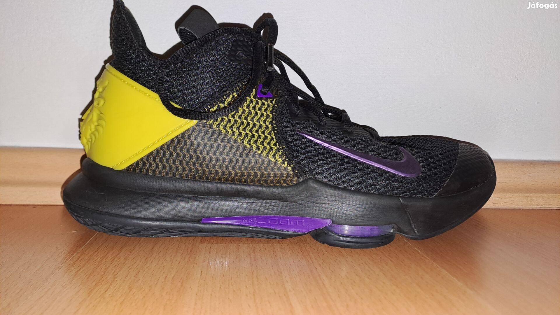 Eladó kiváló állapotú 43-as Nike Lebron Witness IV (fekete, Lakers awa
