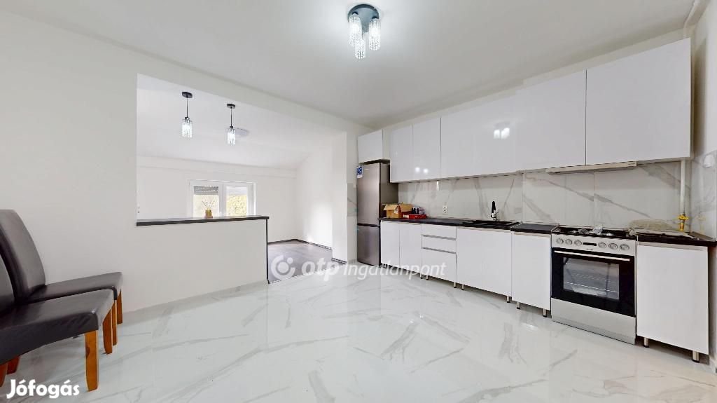 Eladó kiváló állapotú, felújított lakás, Edelény