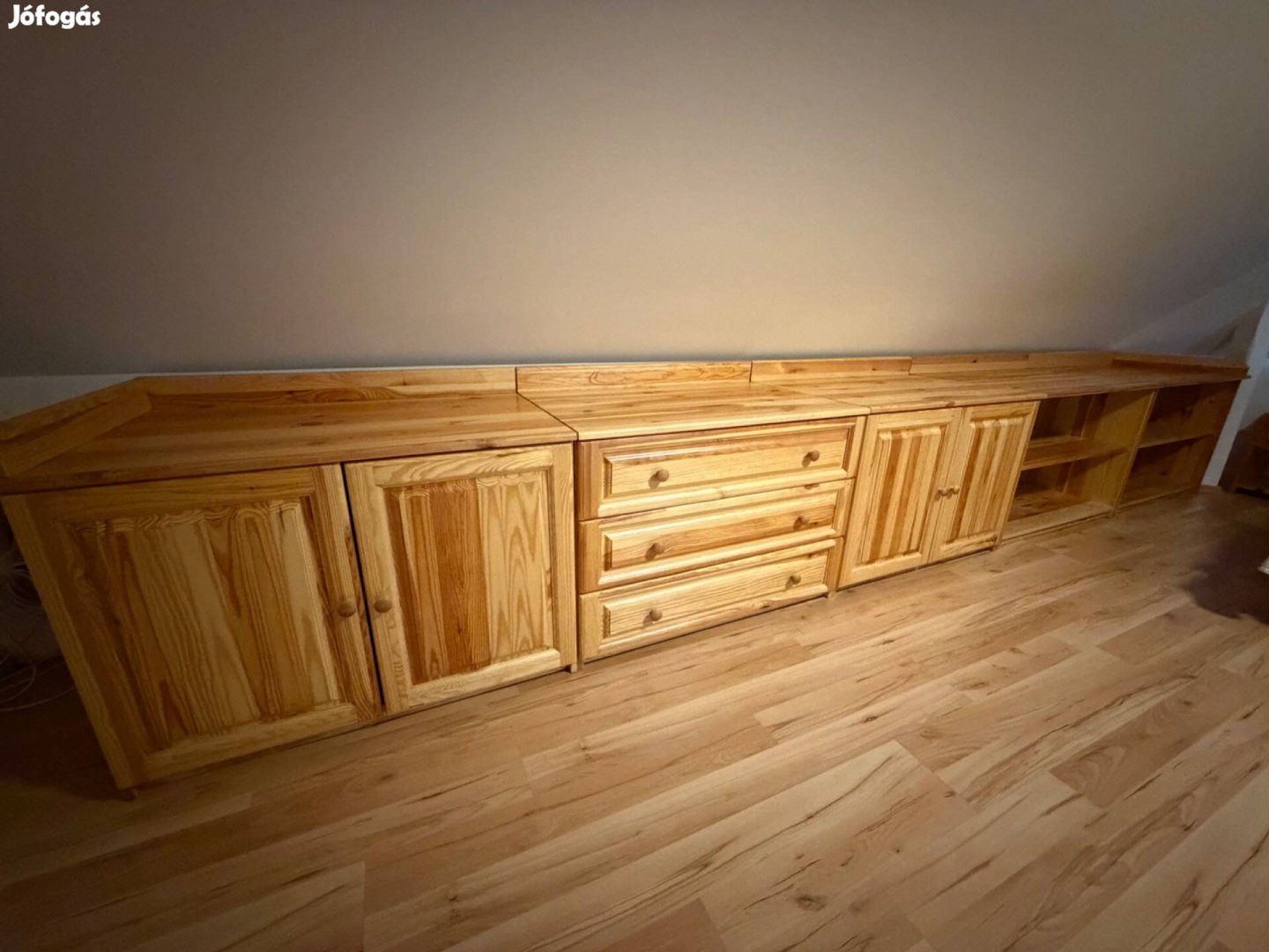Eladó komódok
