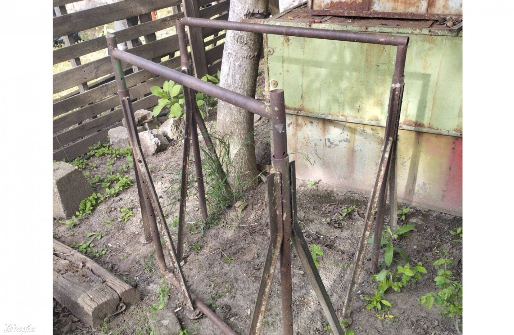 Eladó kőműves bak