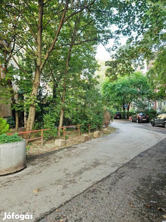 Eladó lakás Budapest 3. ker., Békásmegyer