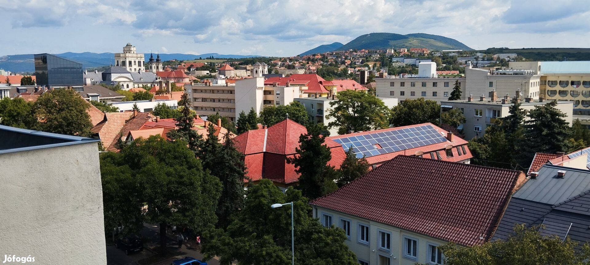 Eladó lakás Eger központjában