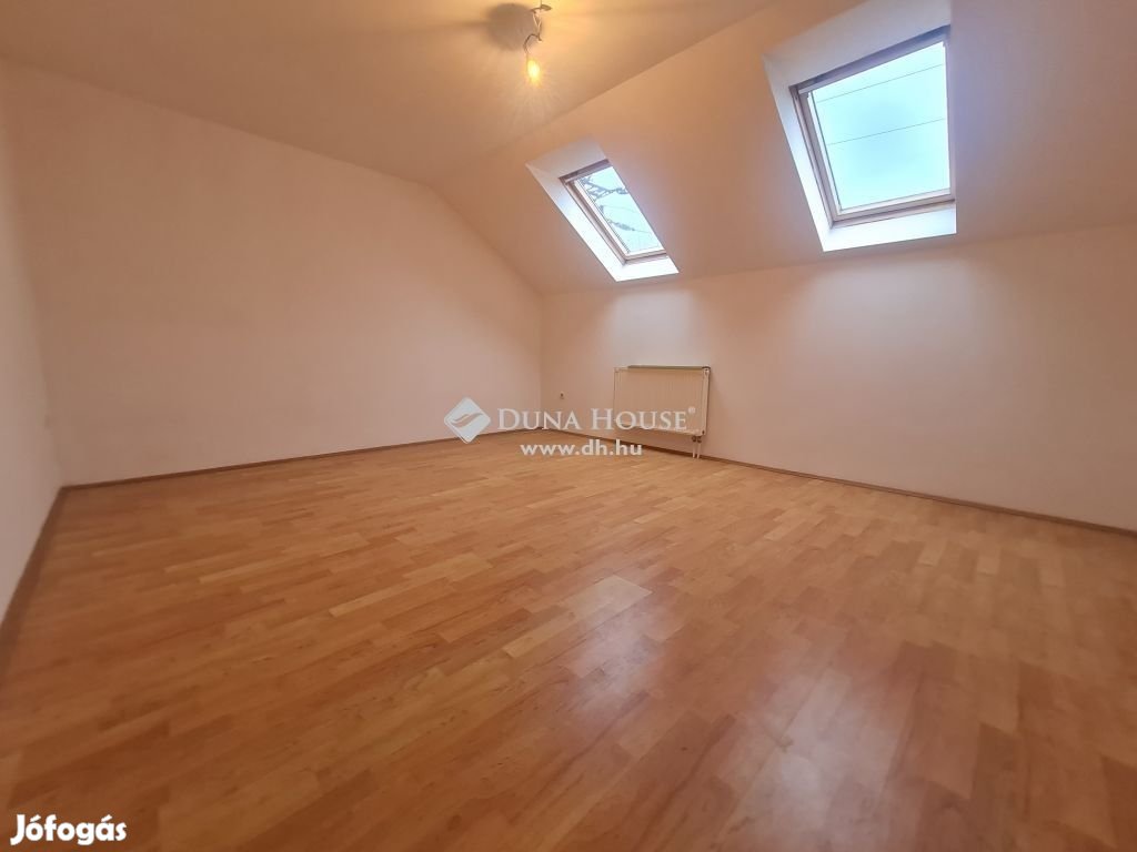 Eladó lakás, Badacsonytomaj
