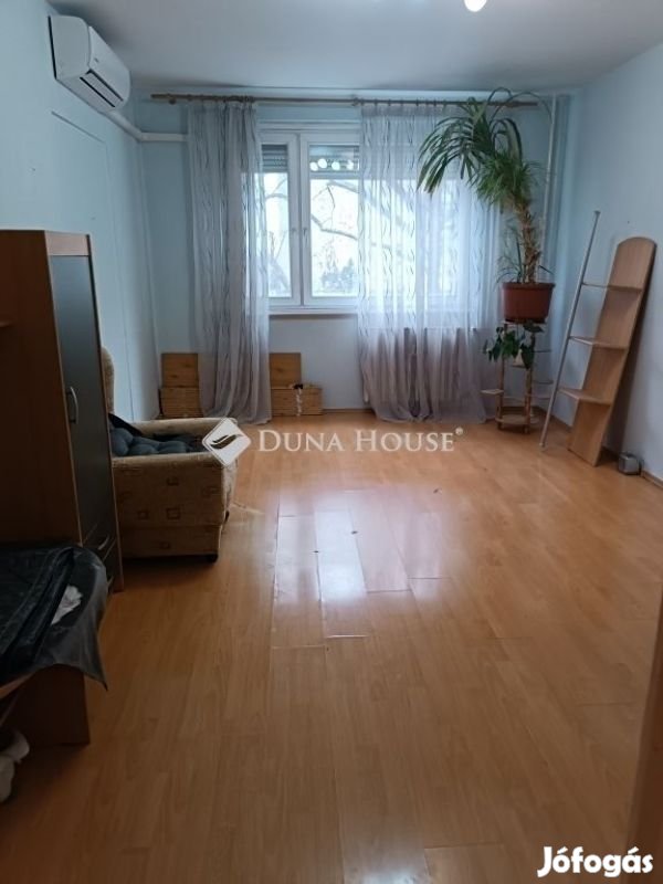 Eladó lakás, Budapest 15. ker.