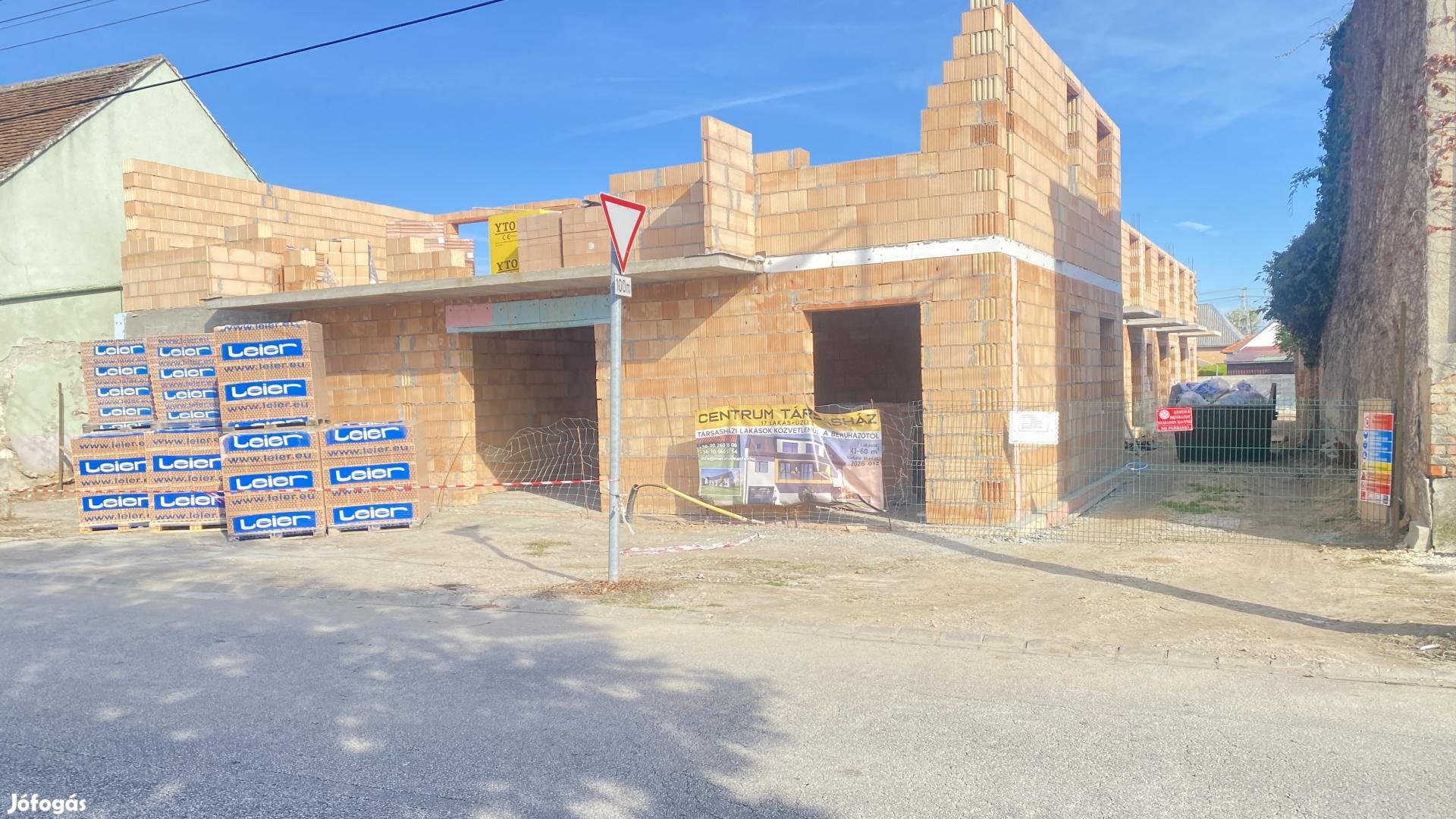 Eladó lakás, Csorna