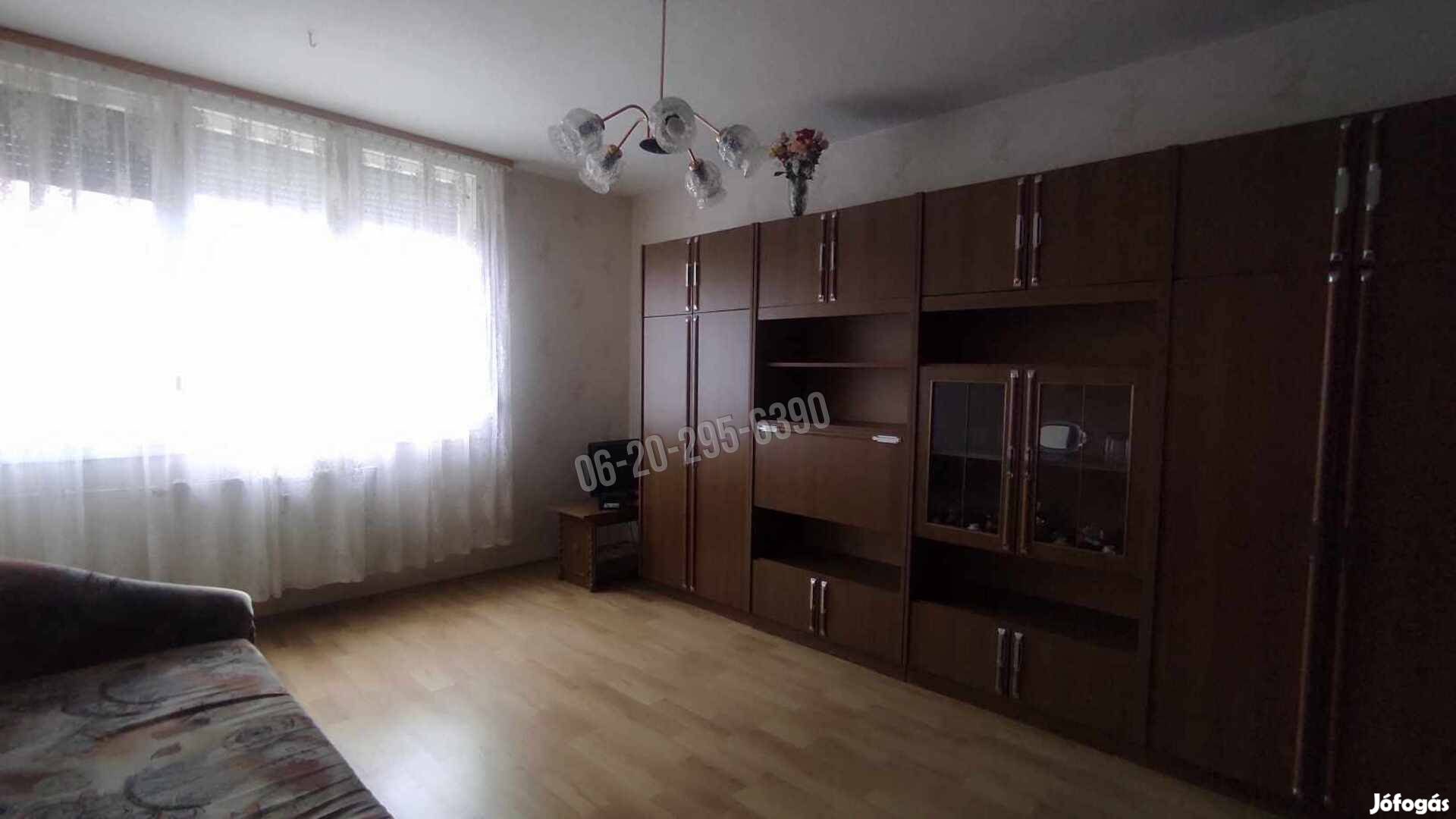 Eladó lakás, Dunaújváros Felső-Dunapart, Vigadó utca, 20500000 F 2_krt