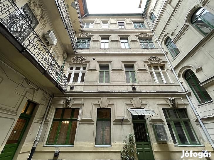 Eladó lakás - Budapest VIII. kerület, Csepreghy utca