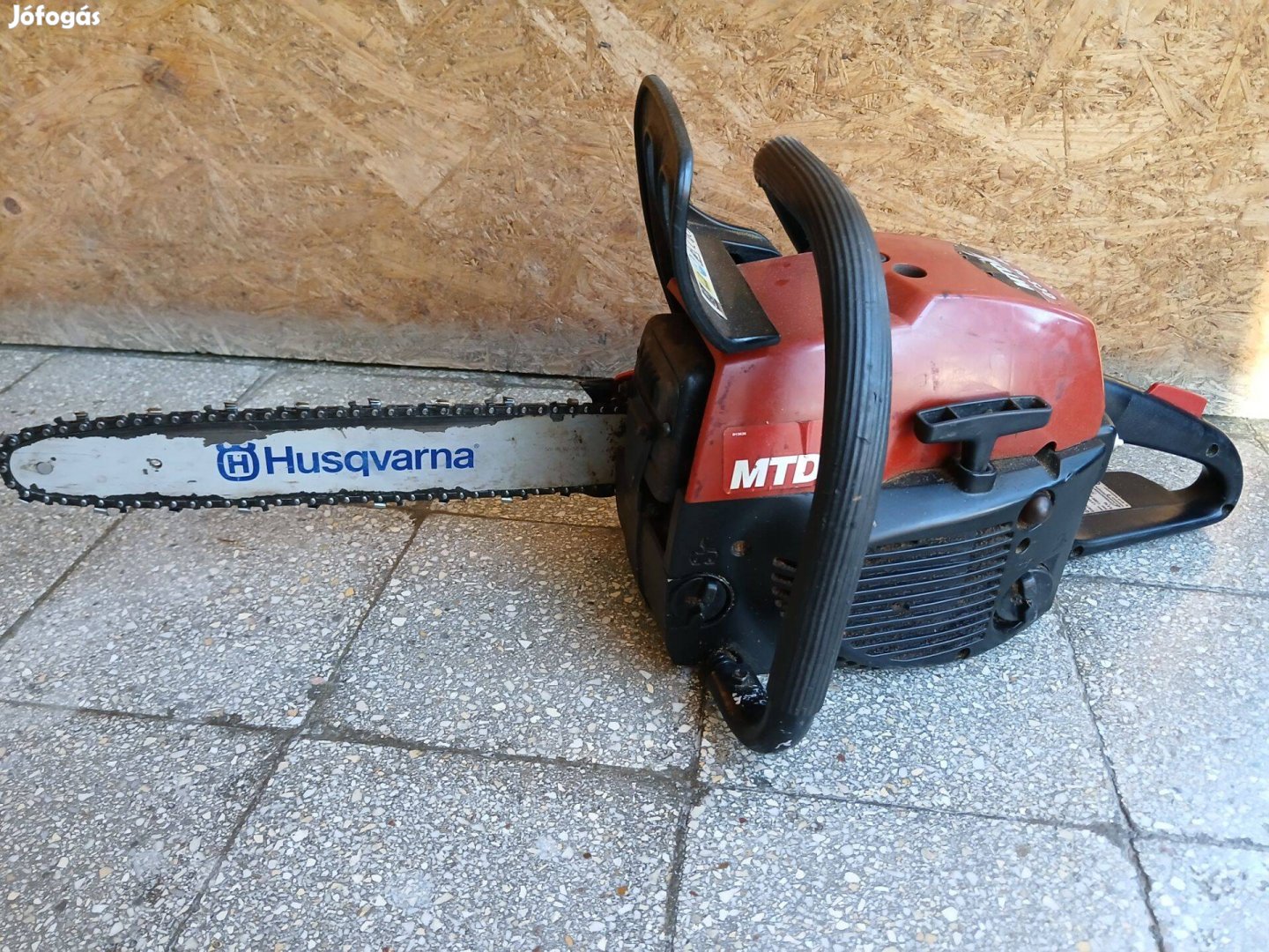 Eladó láncfűrész