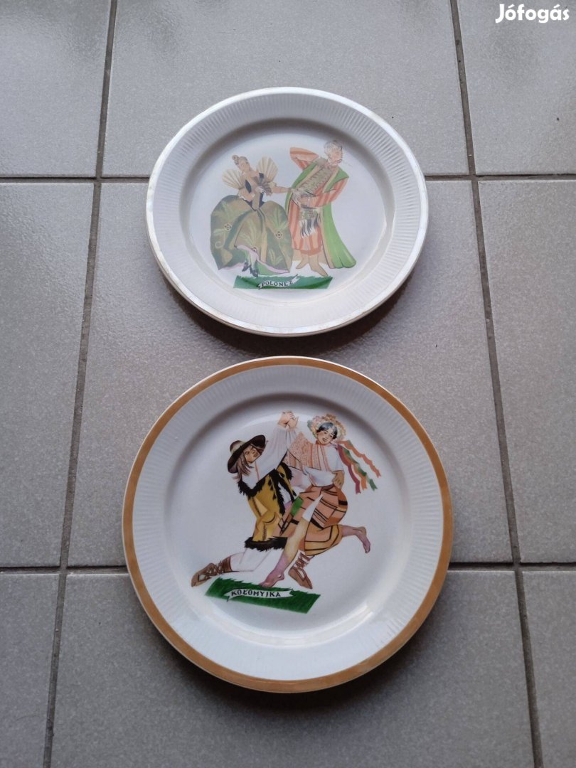 Eladó lengyel táncokat ábrázoló porcelán tányérok