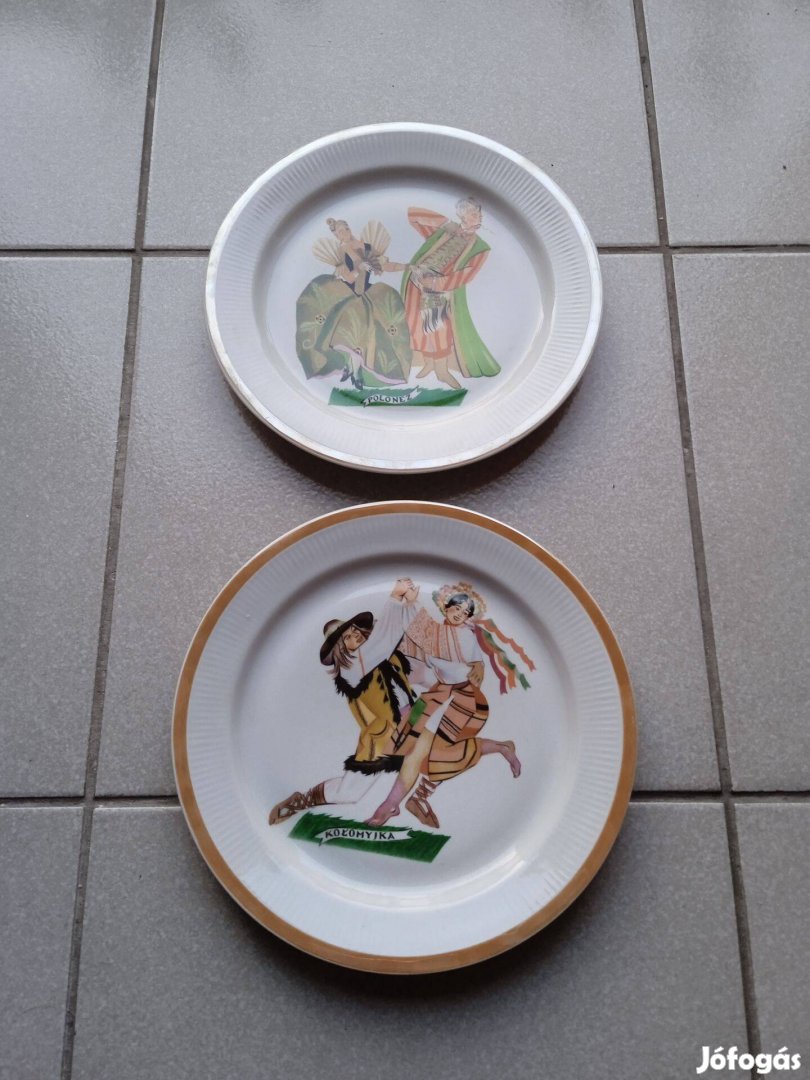 Eladó lengyel táncokat ábrázoló porcelán tányérok