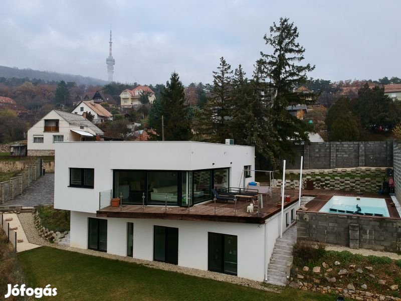 Eladó luxus ingatlan Pécsett, Mecsek-oldalon!