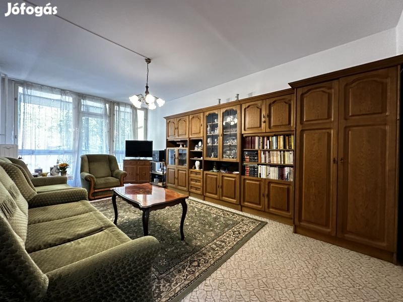 Eladó magasföldszinti lakás a Kertvárosban