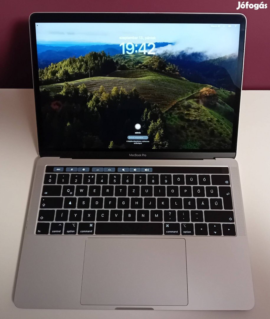 Eladó megkímélt Macbook Pro 2018 (i5, 8GB RAM, 250GB SSD)