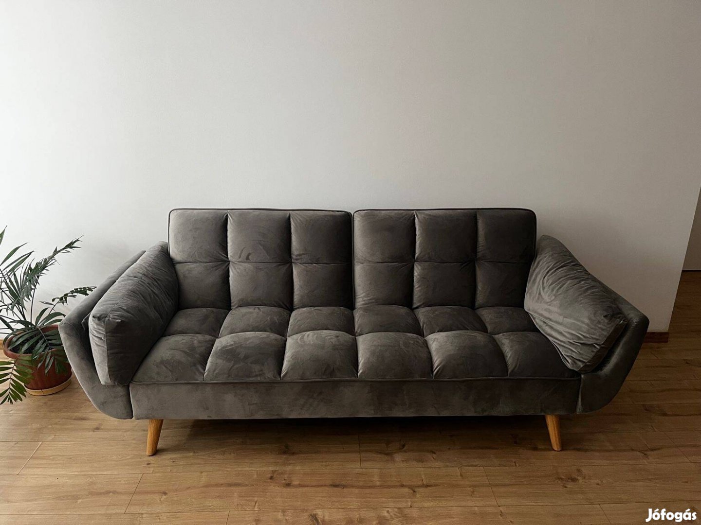 Eladó megkímélt, szürke kanapéágy - Újszerű állapotban