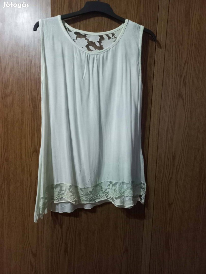 Eladó megkímélt állapotú ruha