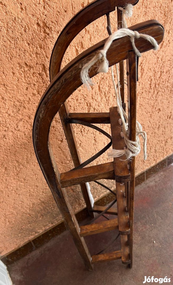 Eladó megkímélt állapotú szánkó