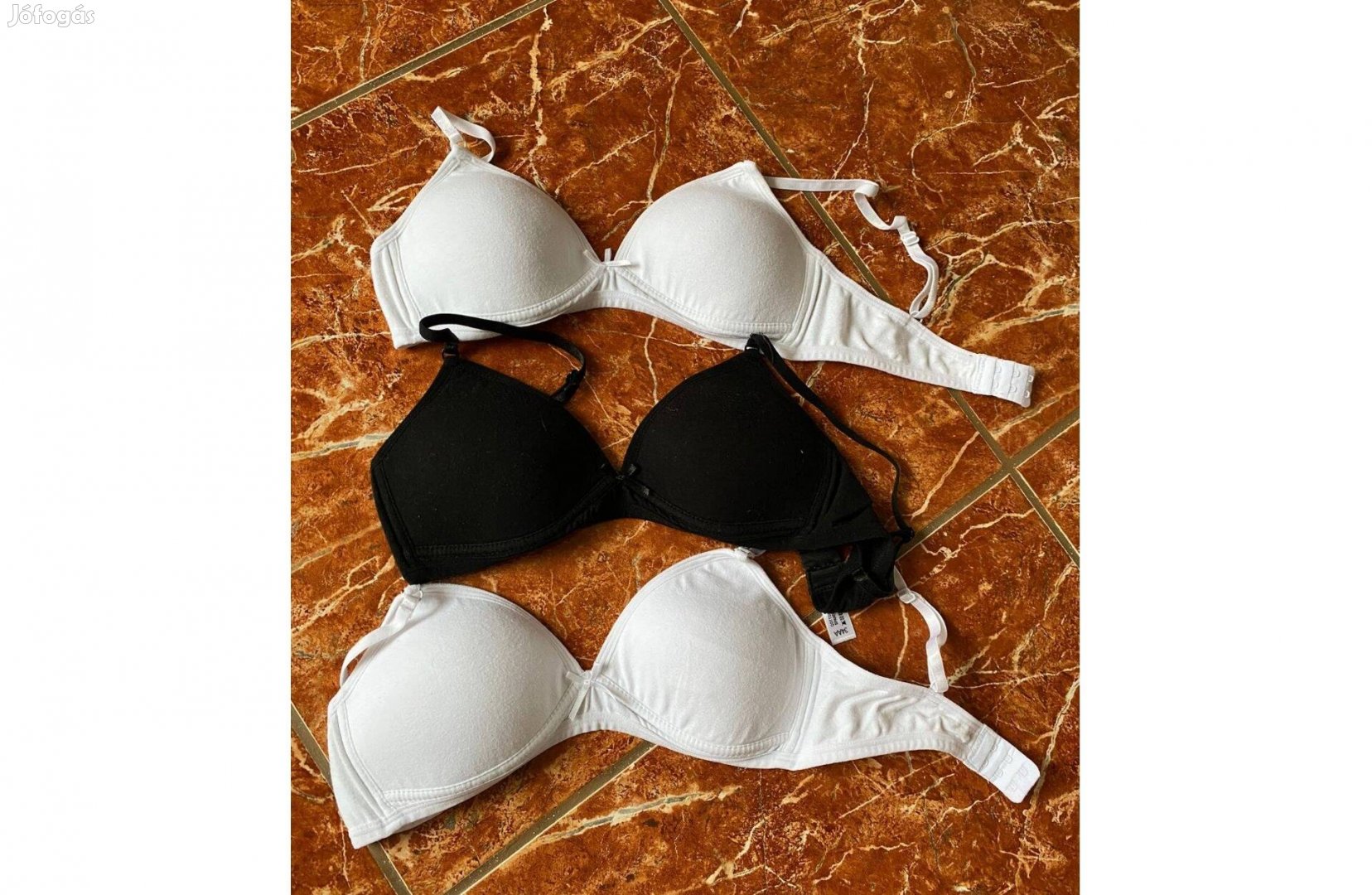 Eladó melltartó 158-as méretben