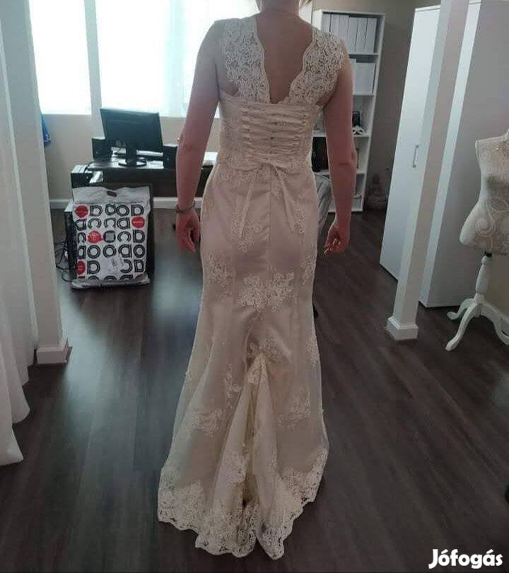 Eladó menyasszonyi ruha