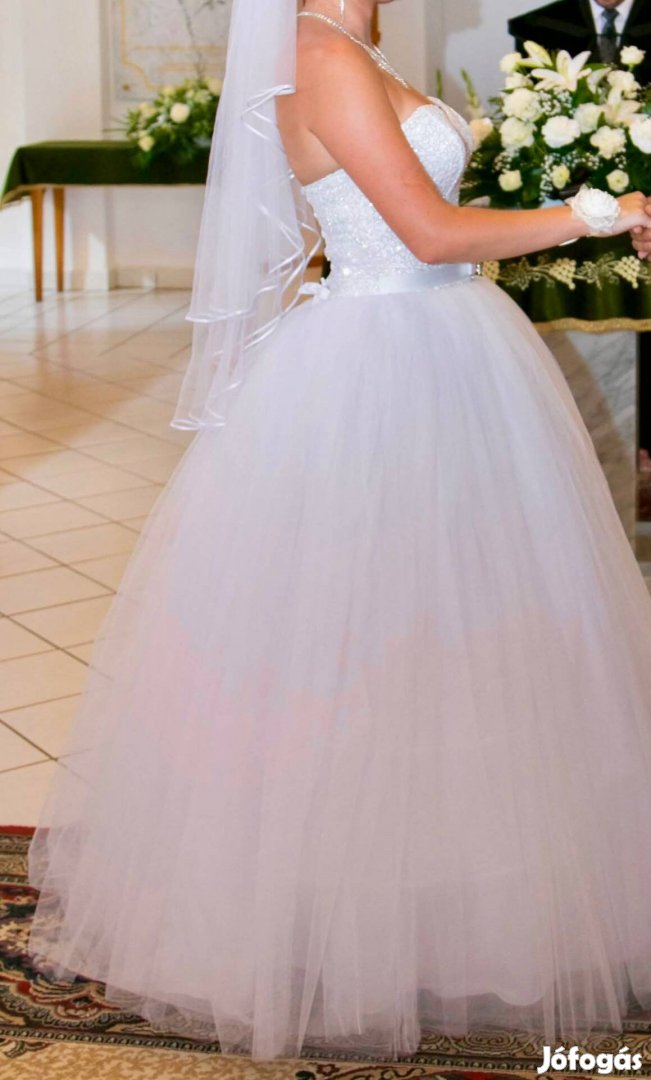 Eladó menyasszonyi ruha