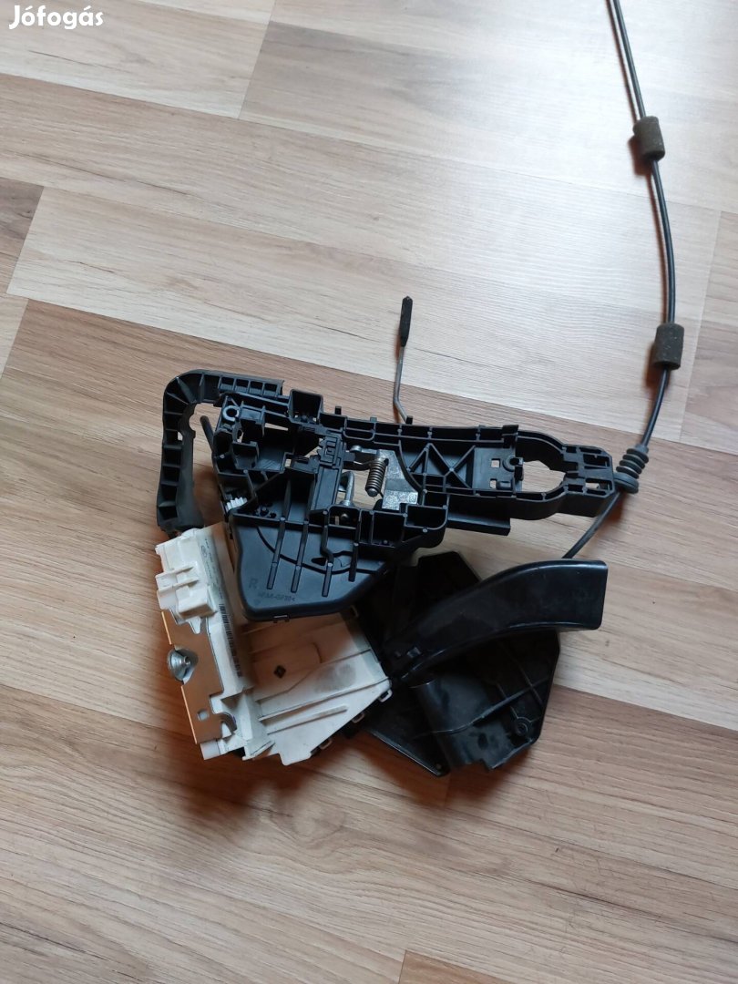 Eladó mercedes R320cdi jobb hátsó ajtózár 