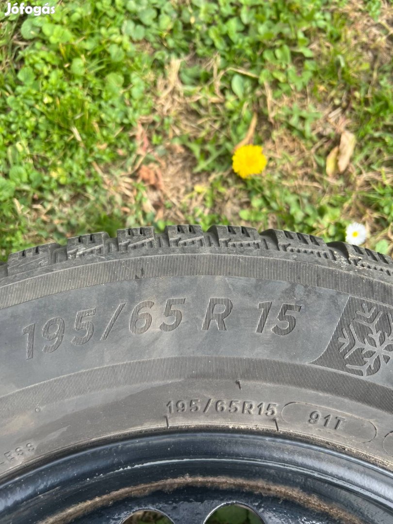 Eladó mercedes lemezfelni téligumival