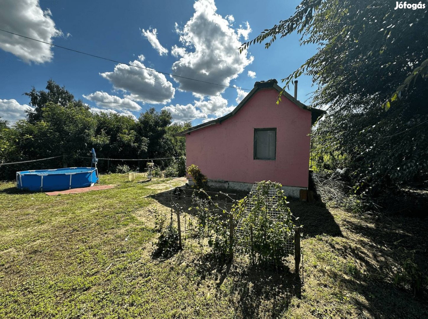 Eladó mezőgazdasági célú terület és épület Cegléden