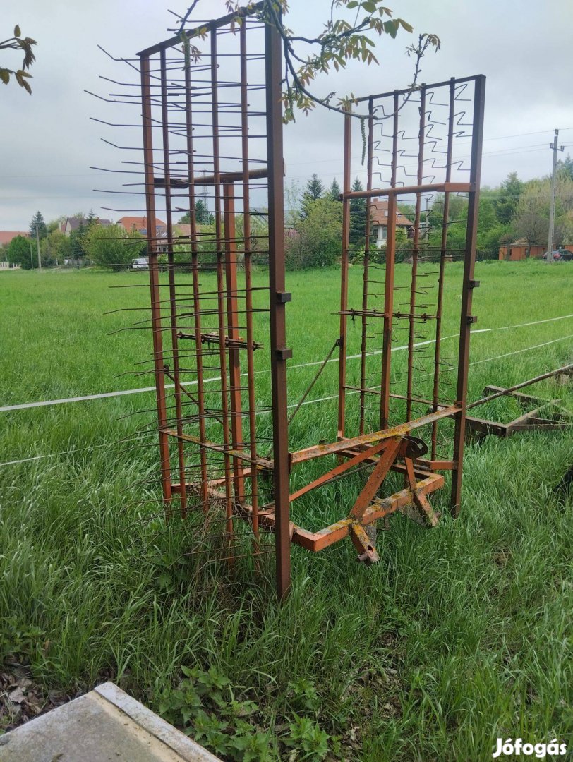 Eladó mezőgazdasági eszközök