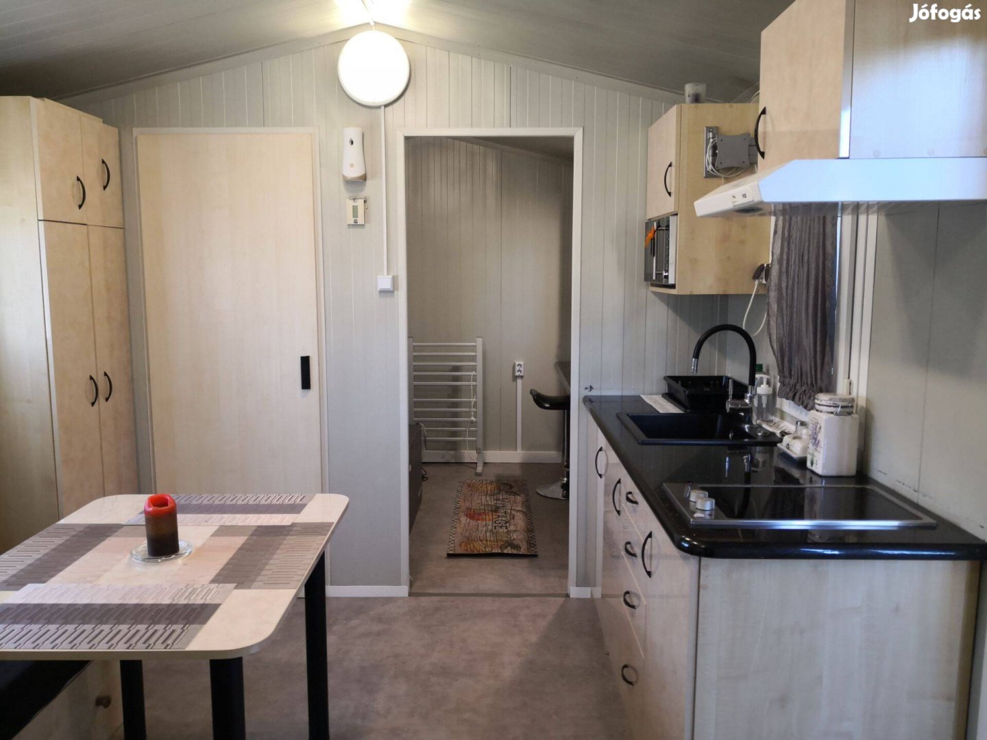 Eladó mobilház 8x3m