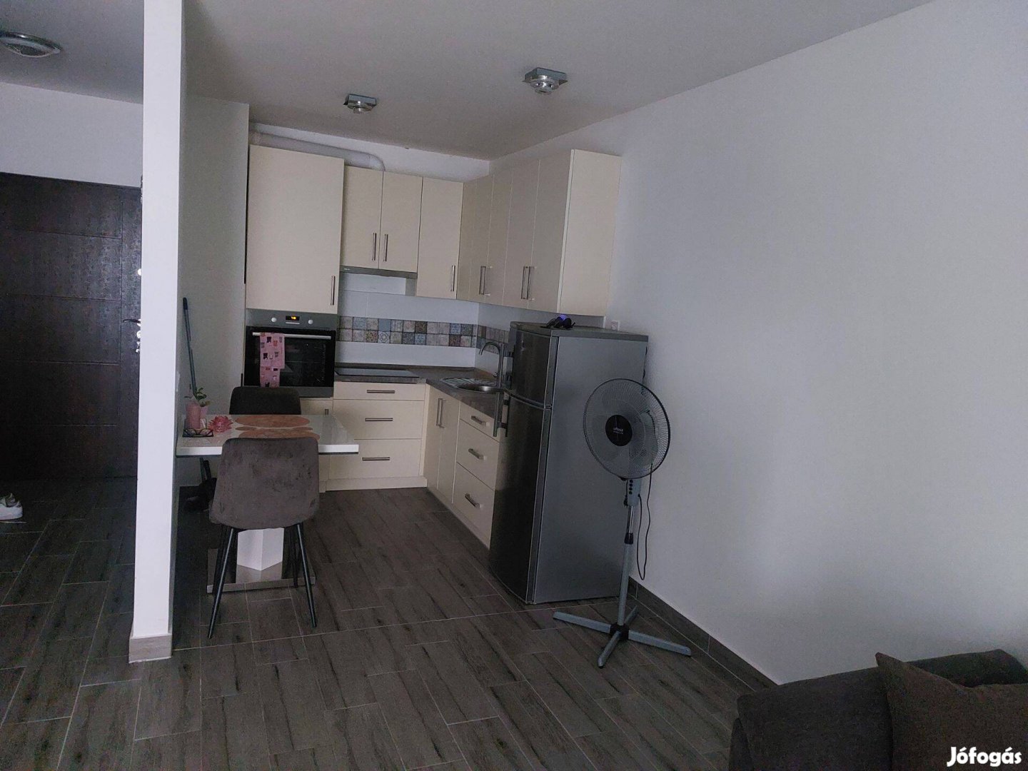 Eladó modern, alacsony rezsijű lakás az Ispotály utcában!