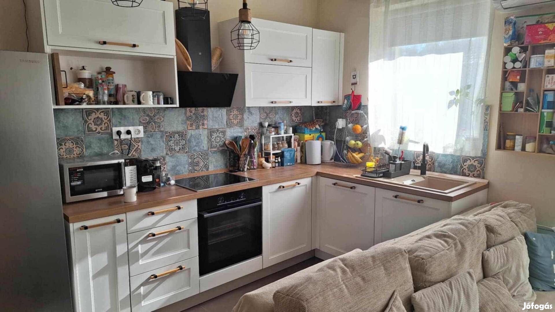 Eladó modern ikerház Pilisjászfalun!