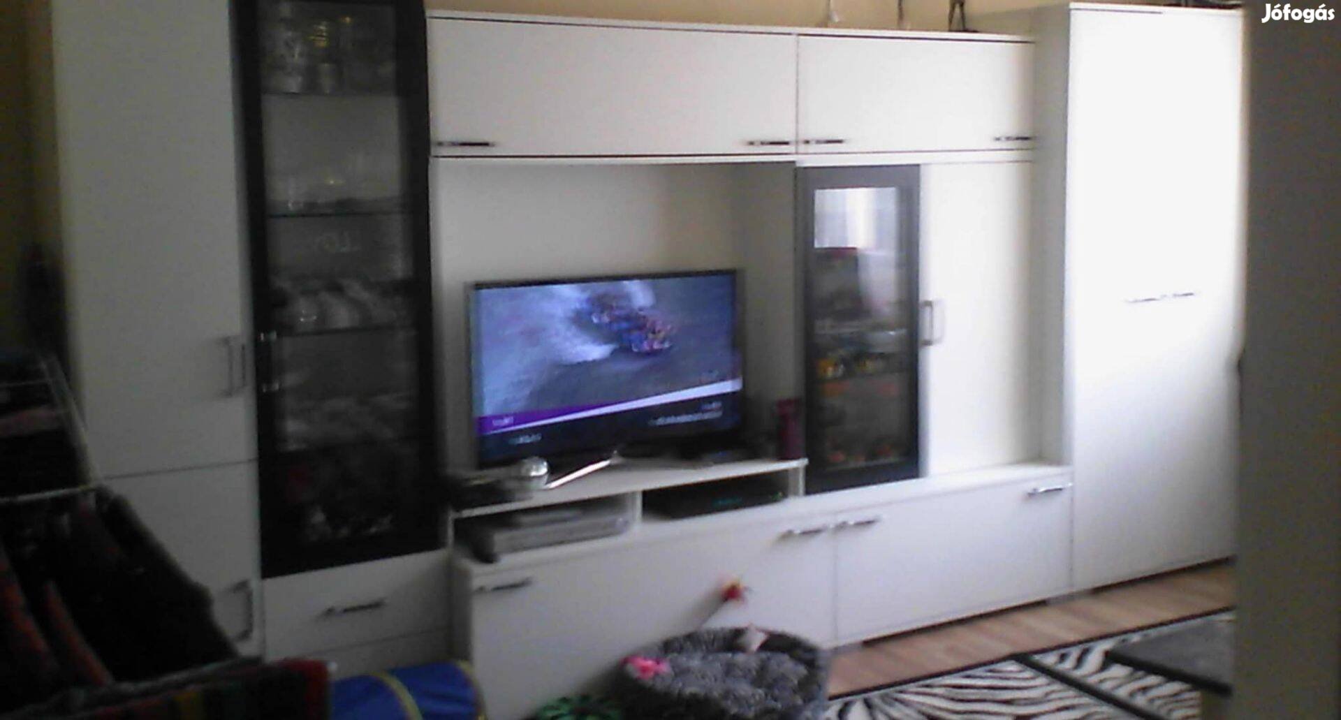 Eladó modern szekrénysor