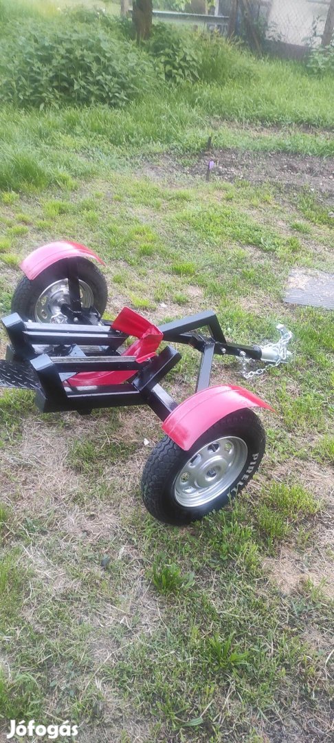 Eladó motormentő utánfutó