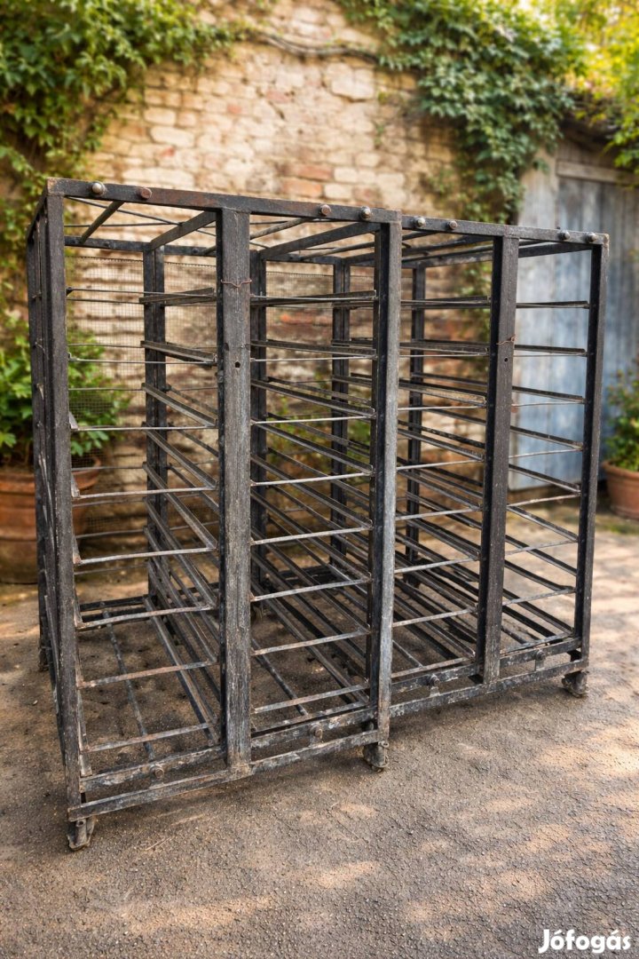 Eladó mozgatható tojástartó