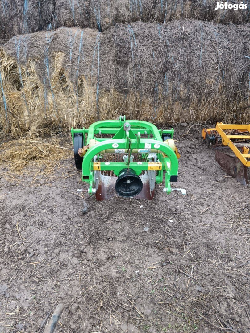 Eladó munkaeszkozok