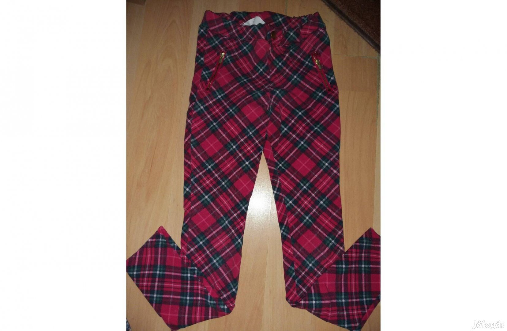 Eladó nadrág, 140-es méretben