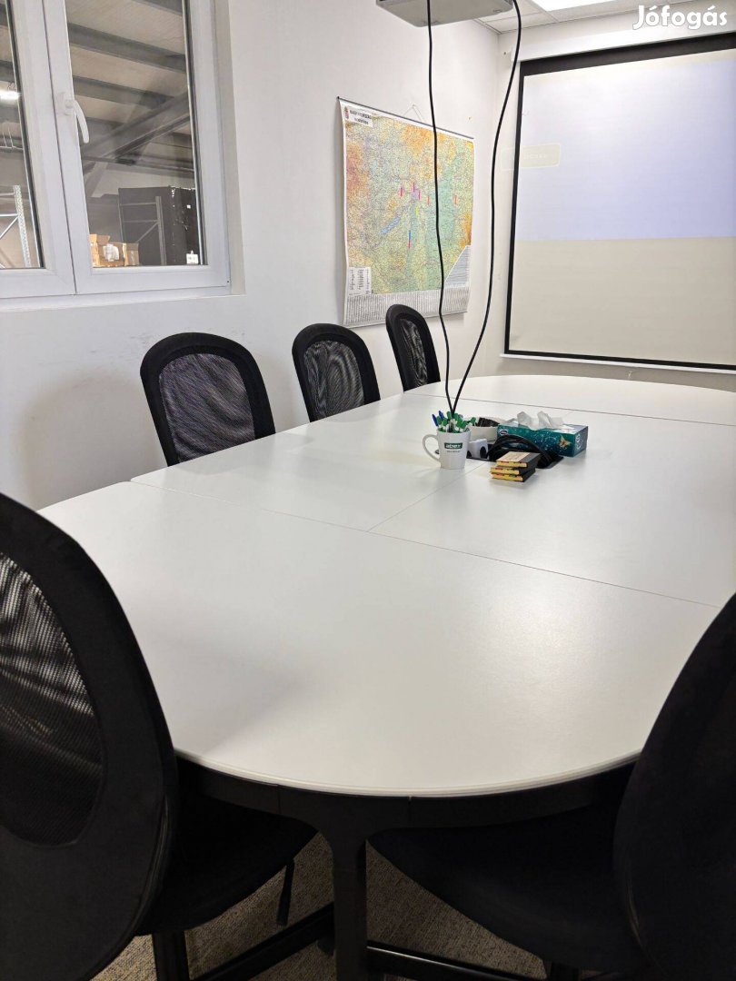 Eladó nagy tárgyalóasztal