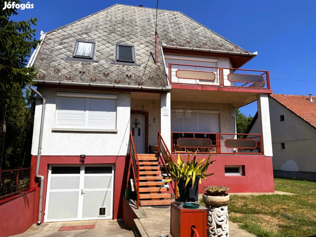 Eladó nagyrédei családiház