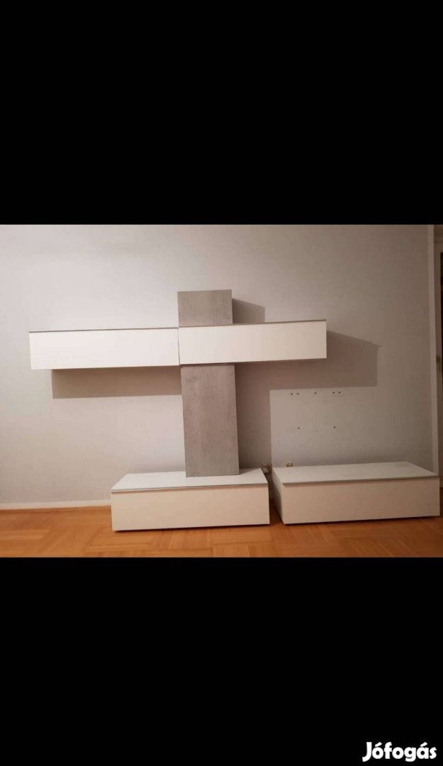 Eladó nappali bútor