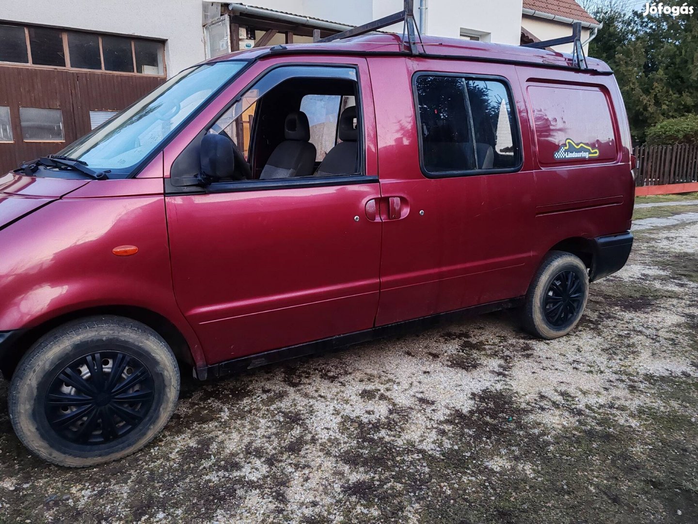 Eladó nissan vanette cargo cargo, több mint egy éve műszakival 