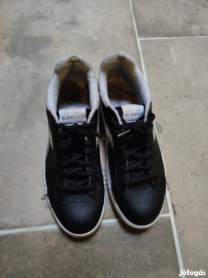 Eladó női Diadora sport cipő
