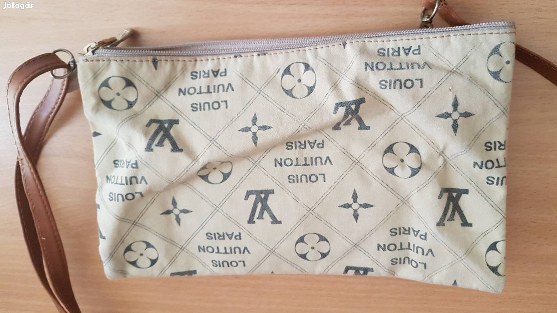 Eladó női Louis Vuitton táska ( Pécsett átvehető kertváros )