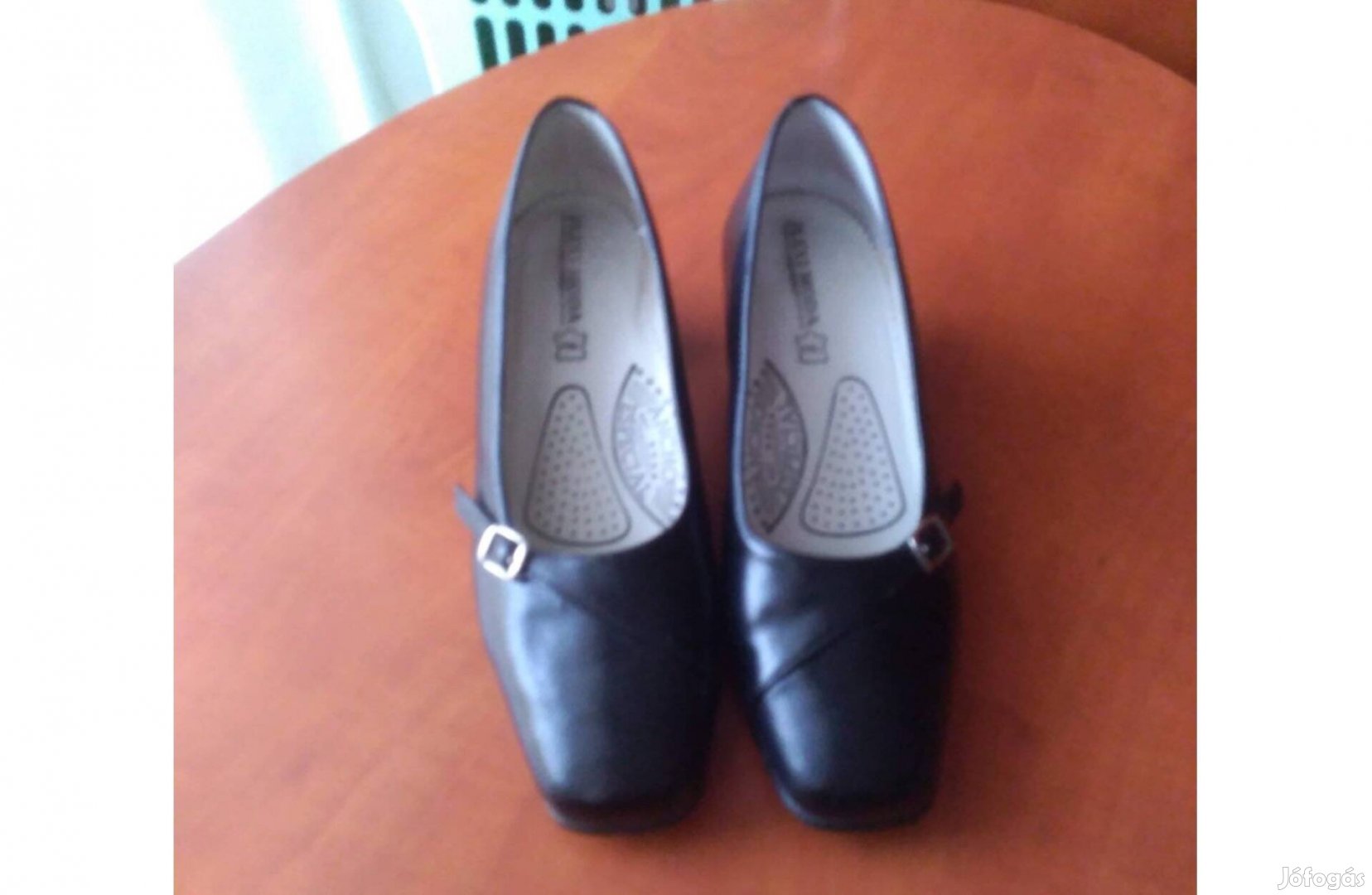 Eladó női, bőr, alkalmi cipő