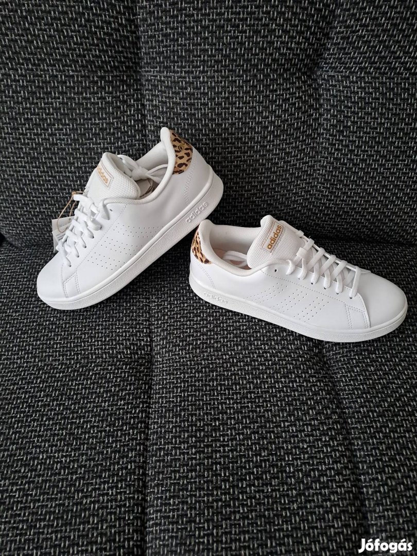 Eladó női adidas cipő. Méret 40