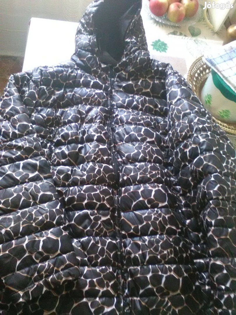 Eladó női átmeneti kabát