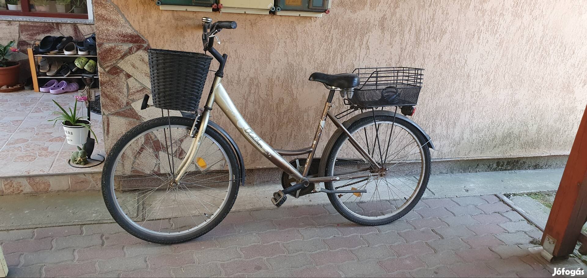 Eladó női bicikli