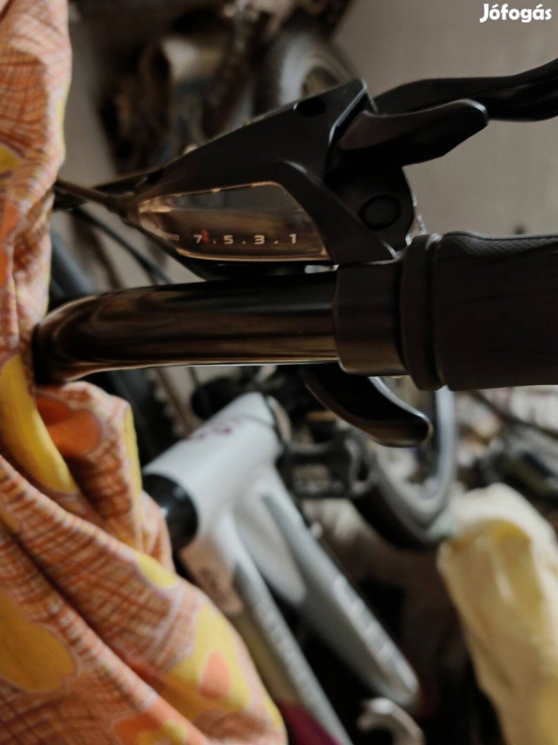 Eladó női kerékpár.